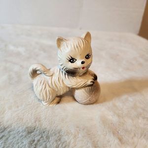 Vintage White Ceramic Kitten On Ball of Yarn Hand Painted Figurine Made in Japan